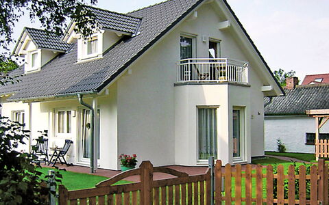 Lemke: Pianta, Costruzione, Cielo, Finestra, Proprietà, Casa, Architettura, Porta, Albero