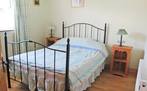 Portmagee Knightstown 100: Mobilia, Costruzione, Proprietà, Comfort, Azzurro, Interior Design, Legna, Telaio Del Letto, Pavimento, Casa