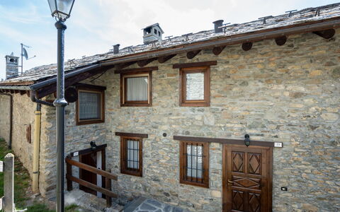 Remondet 20: Cielo, Pianta, Nube, Finestra, Street Luce, Costruzione, Legna, Porta, Casa, Villetta