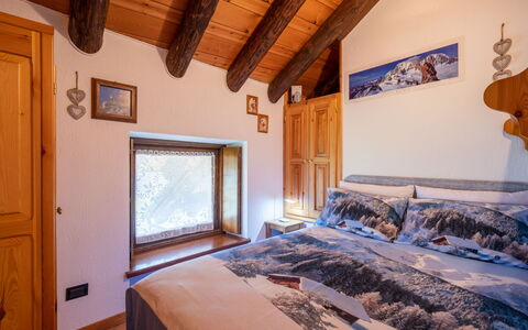 Remondet 20: Costruzione, Cornice, Mobilia, Finestra, Azzurro, Legna, Comfort, Interior Design, Casa, Pavimento
