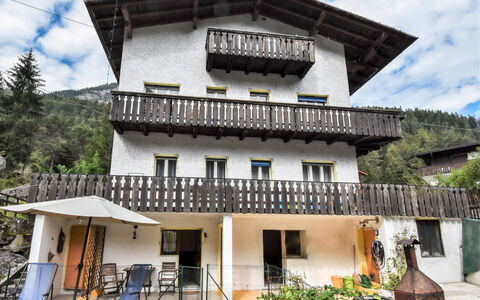 Alleghe 100: Nube, Pianta, Cielo, Costruzione, Proprietà, Finestra, Albero, Architettura, Casa, Tempo Libero