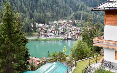Alleghe 100: Paesaggio Naturale, Proprietà, Montagna, Natura Selvaggia, Lago, Paesino Di Montagna, Hill Station, Acqua, Casa, Immobiliare