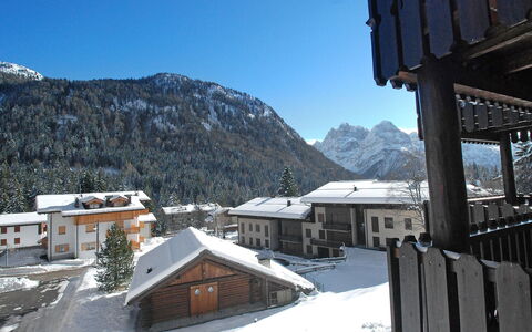 Madonna di Campiglio 1: Neve, Montagna, Inverno, Geografia Montane, Catena Montuosa, Paesino Di Montagna, Hill Station, Alpi, Cittadina, Cielo