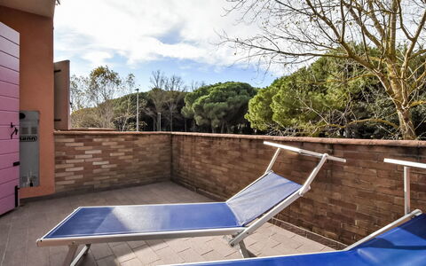 Rosolina Mare 350: Materiale Composito, Mobili Da Esterno, Shade, Brick, Color Legno, Piscina, Sedia, Latifoglie, Balcone