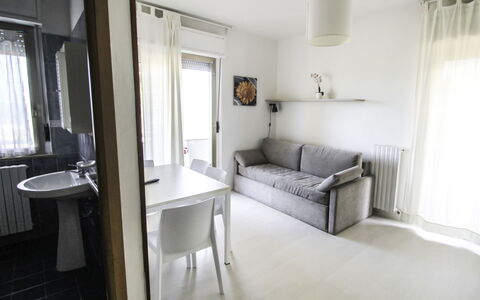 San Benedetto del Tronto 140: Costruzione, Mobilia, Proprietà, Finestra, Tavolo, Comfort, Soggiorno, Tenda, Pavimento, Interior Design