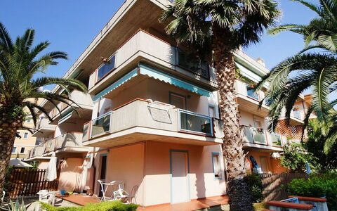 Troiani: Cielo, Pianta, Costruzione, Finestra, Albero, Azzurro, Casa, Arecales, Facciata, Immobiliare