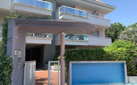 Mediterraneo: Proprietà, Cielo, Pianta, Costruzione, Shade, Architettura, Linea, Immobiliare, Porta, Materiale Composito