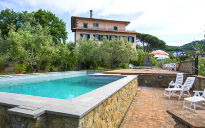 Vinci 110: Acqua, Nube, Cielo, Pianta, Proprietà, Costruzione, Natura, Piscina, Albero, Mobili Da Esterno
