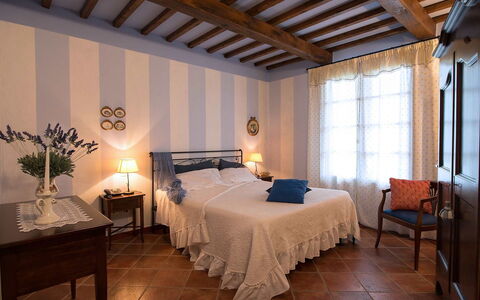 San Gimignano 150: Camera Da Letto, Camera, Mobilia, Proprietà, Letto, Interior Design, Lenzuolo, Costruzione, Soffitto, Bedding