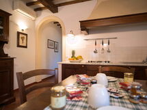 Alloggio:&nbsp;Lari 150.2