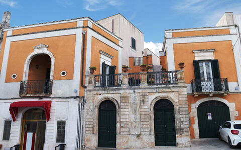 Carovigno: Architettura, Costruzione, Arco, Cittadina, Proprietà, Quartiere, Casa, Facciata, Cielo, Zona Urbana