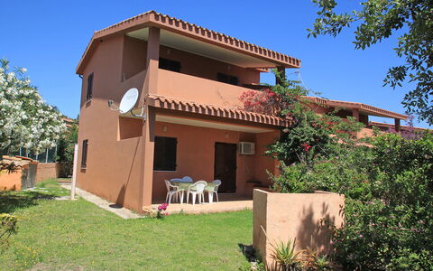 Costa Rei 180: Pianta, Cielo, Costruzione, Proprietà, Finestra, Shade, Albero, Lotto, Architettura, Casa