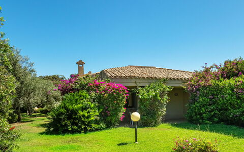 Villasimius 300: Arbusto, Giardino, Estate, Agriturismo, Villetta, Prato, Hacienda, Landscaping, Eco Hotel