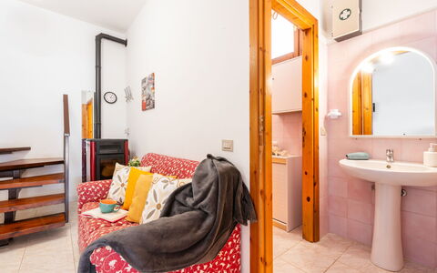 Mandorleto: Specchio, Mobilia, Proprietà, Lavello, Comfort, Rubinetto, Bagno, Costruzione, Illuminazione, Interior Design