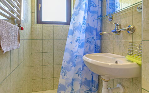 Bukowina-Czarna Gora 100: Idraulico Fixture, Rubinetto, Proprietà, Lavello, Costruzione, Lavandino Del Bagno, Viola, Bagno, Blu, Azzurro