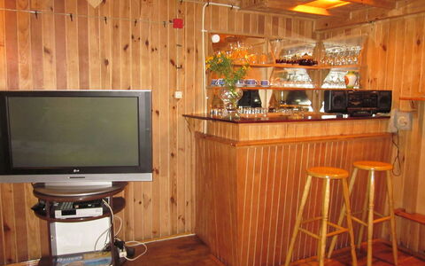 Mały Domek: Mobilia, Camera, Proprietà, Latifoglie, Cabinetry, Costruzione, Interior Design, Legna, Pavimento In Legno, Color Legno