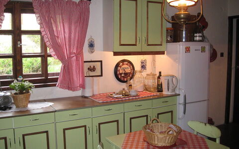 Borek Sulęcki: Camera, Rosa, Mobilia, Cucina, Interior Design, Proprietà, Tenda, Sala Da Pranzo, Tavolo, Mantovana Finestra