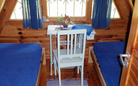 Borek Sulęcki: Camera, Pavimento, Mobilia, Latifoglie, Proprietà, Tavolo, Legna, Pavimentazione, Casa, Sala Da Pranzo