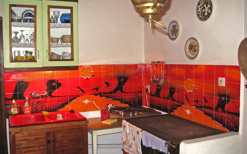 Borek Sulęcki: Camera, Proprietà, Mobilia, Interior Design, Arancia, Costruzione, Tavolo, Casa, Cucina, Soffitto