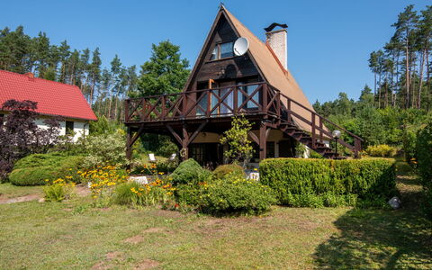 Borek Sulęcki: Villetta, Giardino, Prato, Agriturismo, Landscaping, Estate, Shade, Cortile, Sempreverde