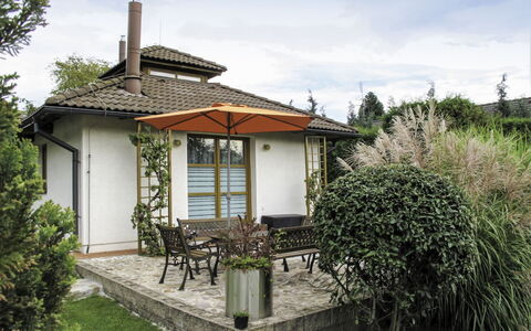 Petříkov: Cielo, Pianta, Proprietà, Nube, Costruzione, Finestra, Albero, Botanica, Casa, Porta