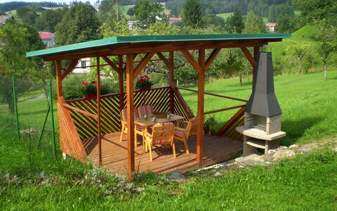 Jesenný: Gazebo, Pergola, Padiglione, Struttura Esterna, Albero, Landscaping, Legna, Shade