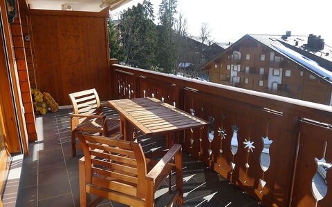 Villars 764: Proprietà, Camera, Costruzione, Mobilia, Deck, Immobiliare, Corrimano, Color Legno, Casa, Casa