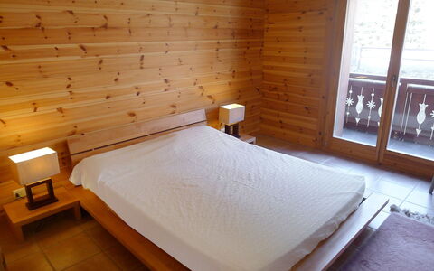 Villars 764: Camera, Camera Da Letto, Proprietà, Mobilia, Letto, Telaio Del Letto, Materasso, Imbottitura Del Materasso, Interior Design, Soffitto