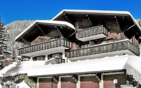 Villars 850: Cielo, Costruzione, Proprietà, Finestra, Neve, Casa, Pendenza, Albero, Facciata, Tetto