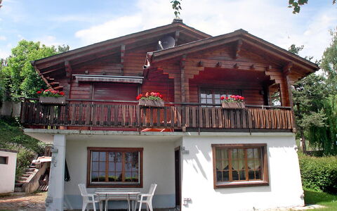 Frênes: Casa, Proprietà, Costruzione, Casa, Immobiliare, Villetta, Tetto, Architettura, Agriturismo, Estate