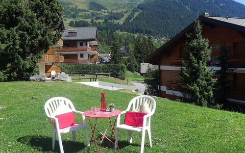 Verbier 131: Proprietà, Hill Station, Villetta, Casa, Cortile, Erba, Catena Montuosa, Backyard, Area Rurale, Costruzione