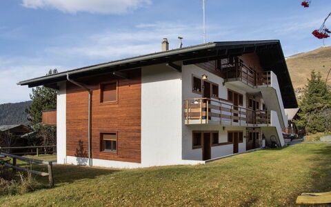 Pigne 1: Casa, Casa, Pendenza, Villetta, Balcone, Cortile, Villa, Paesino Di Montagna, Agriturismo