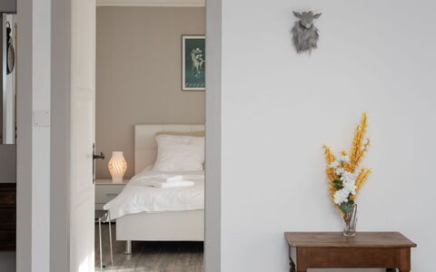 Stem 2: Mobilia, Interior Design, Pavimento, Parete, Pavimentazione, Legna, Camera, Casa, Camera Da Letto, Letto