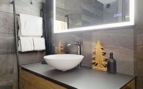 Mondzeu A258: Lavandino Del Bagno, Interior Design, Parete, Specchio, Idraulico Fixture, Pavimentazione, Lavello, Rubinetto, Bagno, Controsoffitto