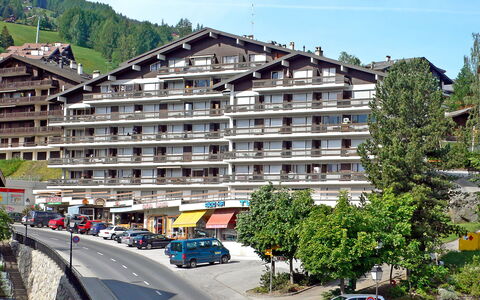 Nendaz 100: Costruzione, Cielo, Auto, Veicolo, Pianta, Ruota, Urban Design, Finestra, Condominio