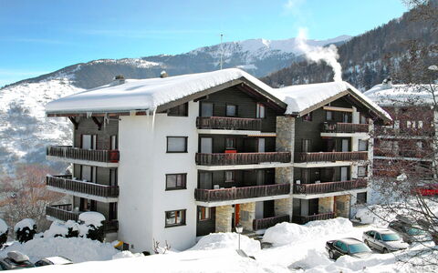 Arnica 16: Cielo, Neve, Montagna, Proprietà, Costruzione, Pendenza, Finestra, Urban Design, Casa, Quartiere