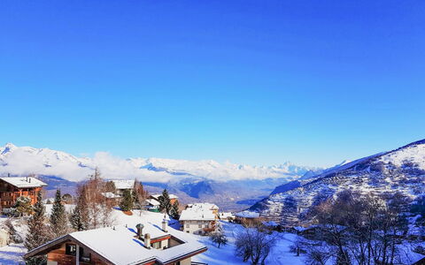 Arnica 16: Cielo, Neve, Montagna, Costruzione, Nube, Casa, Pendenza, Albero, Finestra, Paesaggio Naturale