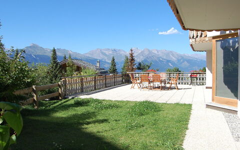 Nendaz 220: Proprietà, Cielo, Immobiliare, Montagna, Casa, Costruzione, Architettura, Erba, Casa, Albero