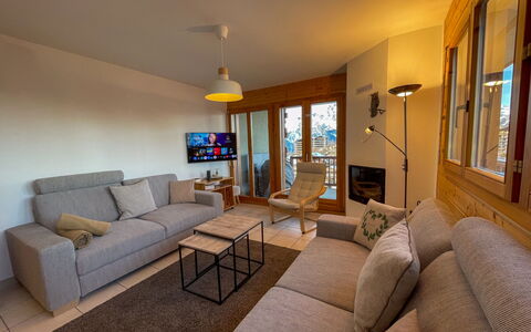 Nendaz 360: Mobilia, Interior Design, Pavimentazione, Divano, Pavimento, Camera, Legna, Soggiorno, Tavolo, Soffitto