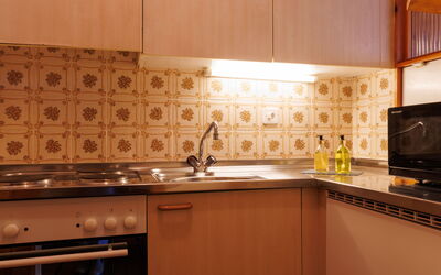 Christiania 2 Sbel 400.7: Cucina, Controsoffitto, Elettrodomestico Da Cucina, Apparecchio Major, Legna, Interior Design, Pavimentazione, Lavandino Della Cucina, Cucina Stufa, Rubinetto