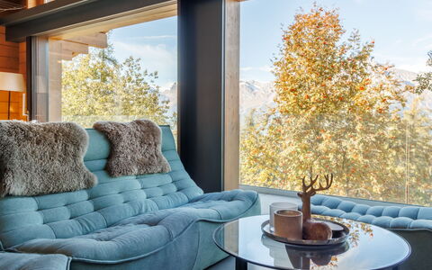 Marella: Mobilia, Interior Design, Divano, Pavimentazione, Soggiorno, Pavimento, Camera, Casa, Illuminazione, Sedia