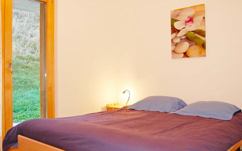 Nendaz 660: Camera Da Letto, Letto, Mobilia, Camera, Lenzuolo, Telaio Del Letto, Proprietà, Materasso, Interior Design, Parete
