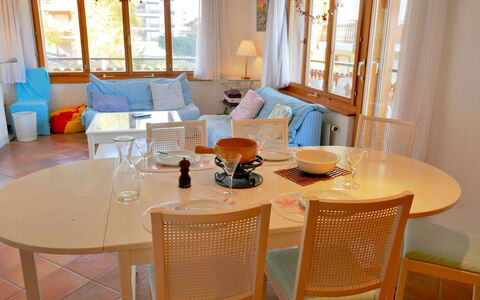 Nendaz 831: Camera, Proprietà, Mobilia, Sala Da Pranzo, Tavolo, Interior Design, Costruzione, Cucina & Sala Da Pranzo Tavolo, Casa, Immobiliare
