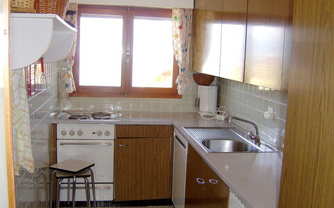 Bel Alp D3: Camera, Controsoffitto, Proprietà, Cabinetry, Cucina, Mobilia, Costruzione, Interior Design, Pavimento, Casa