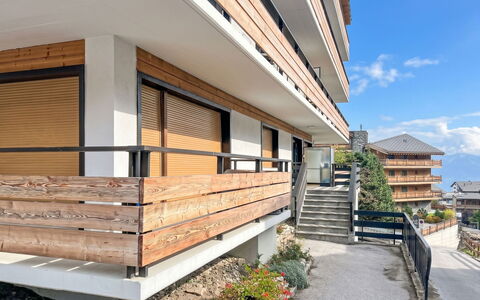 Diana E2: Legna, Appartamento, Architettura, Balcone, Casa, Urban Design, Materiale Composito, Condominio, Plank, Raccordo