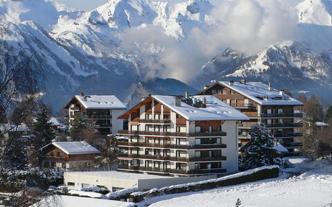 Ecluses 2: Cielo, Nube, Montagna, Neve, Costruzione, Giorno, Finestra, Bianca, Luce, Mondo