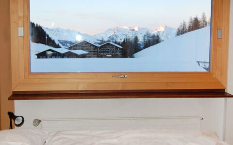Siviez-Nendaz 100: Camera, Montagna, Neve, Finestra, Mobilia, Schermo, Tavolo, Flat Display, Inverno