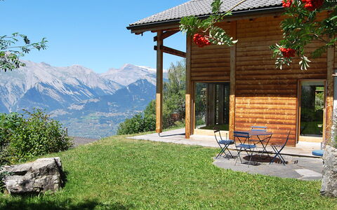 Au Bisse: Pianta, Cielo, Proprietà, Costruzione, Montagna, Shade, Paesaggio Naturale, Lotto, Erba, Legna