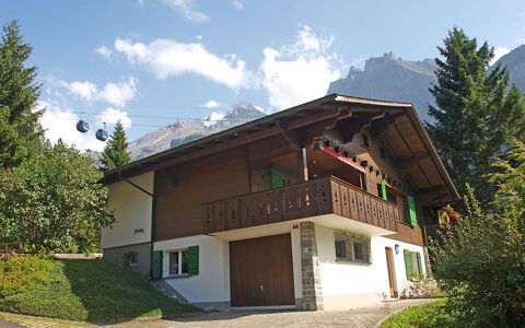 Chalet Marietta: Nube, Pianta, Cielo, Proprietà, Costruzione, Finestra, Albero, Montagna, Architettura, Casa