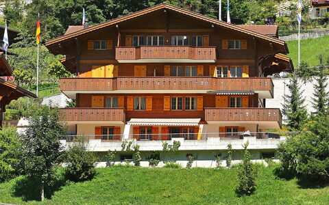 Chalet Perle: Proprietà, Casa, Costruzione, Immobiliare, Hill Station, Architettura, Estate, Casa, Albero, Villetta